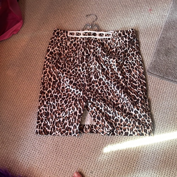 Lessors print skirt - Picture 2 of 8